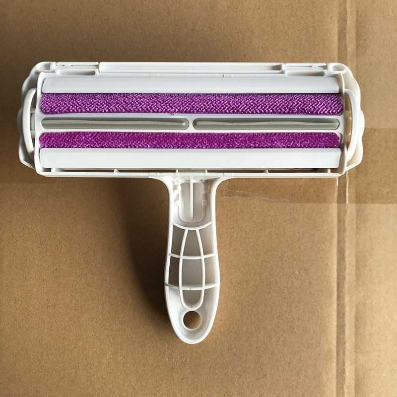 Dog roller sticking device